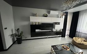 Apartament Lema Versace przy Tauron Arena- Jacuzzi, Parking